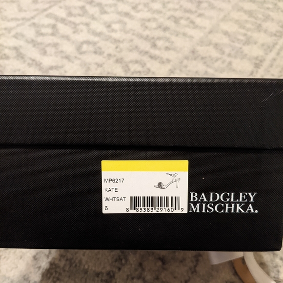 Badgley mischka heels sandals - Picture 5 of 8